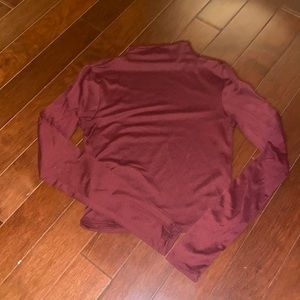 maroon crop top